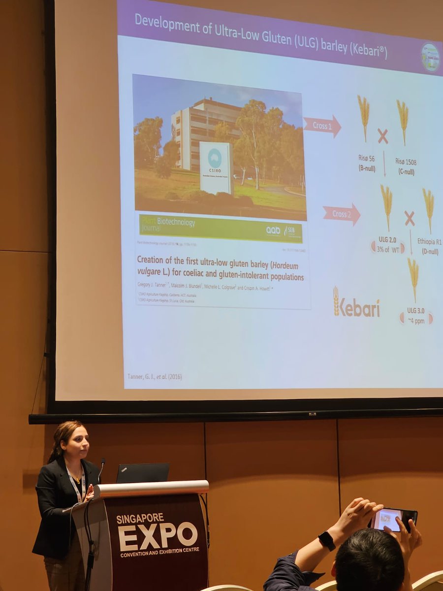 MahyaBahmani's tweet photo. I had the opportunity to present my research at the 11th AOHUPO and 7th AOAPO in Singapore and I am honoured to be selected as one of the young scientists in proteomics. Thanks to the organizers for this amazing conference.
#AOAPO
#AOHUPO2023 
#Proteomics https://t.co/14ITwupbO5