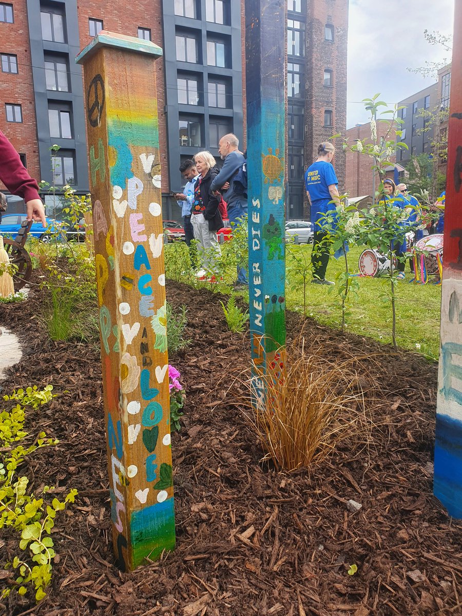 faiths4change's tweet photo. So beautiful to see the Ukrainian Peace Garden come to life on the Baltic Green... inspired by traditional food growing and a lovely community space to reflect 
🌸🥦👏👏 @svpliverpool @BigHelpProject @Eurovision @Everton https://t.co/JUvNstk0wr