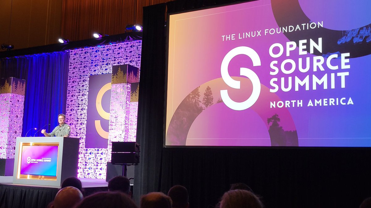 Open Source Summit North America #ossna kicks off with <a href="/jzemlin/">jzemlin</a> sharing that Open Source is counter cyclical to economic trends. OSS communities are growing! <a href="/linuxfoundation/">The Linux Foundation</a>