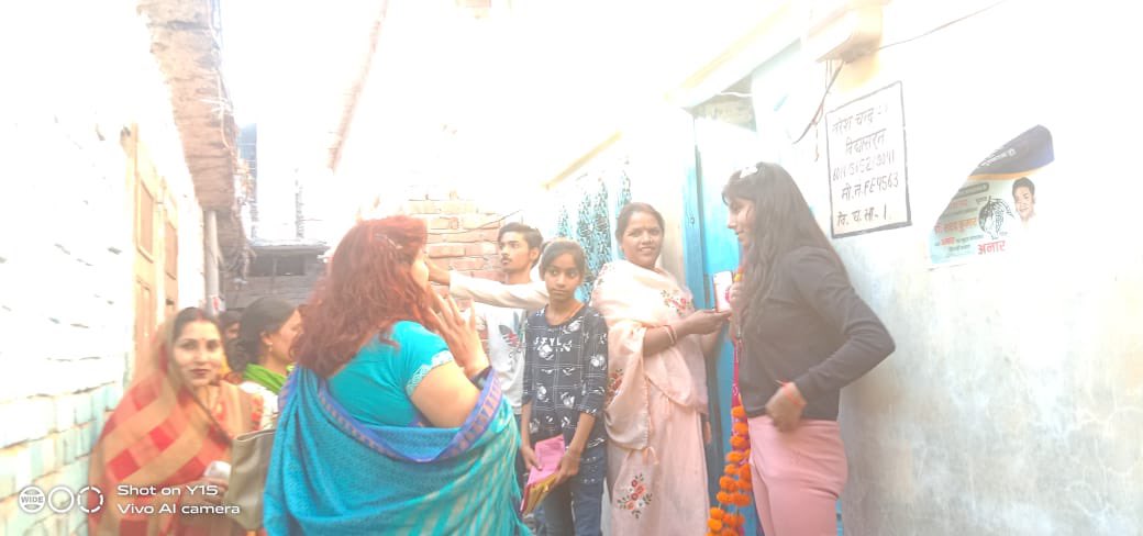 Saraswatibjp's tweet photo. कायमगंज के विभिन्न वार्डों में पार्टी के साथियों के साथ घर-घर जाकर निकाय चुनाव में नगरपालिका अध्यक्ष व सभी वार्डों में भाजपा के लिए मतदान करने का अनुरोध किया।
#TripleEngineUP #NikayChunav
@JPNadda @Bhupendraupbjp @idharampalsingh @prakashpal_bjp @BJP4UP https://t.co/HE0zuQxHzX