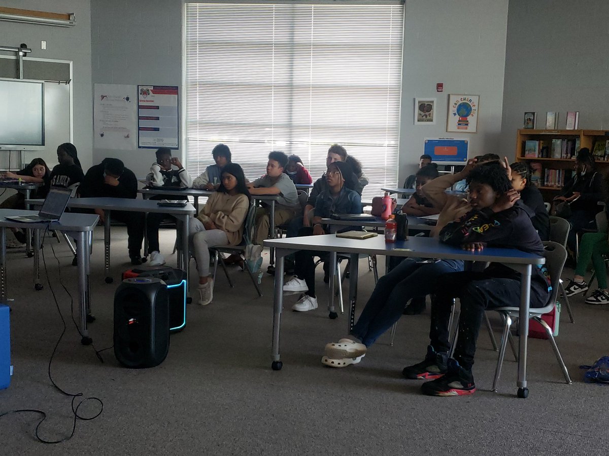 rmslibraryjcps's tweet photo. 7th grade students recently finished reading The Crossover in their Book Clubs and now they get to hear from the author himself @kwamealexander Shout-out to @FollettLearning  for the opportunity. @RamseyMS_JCPS https://t.co/B5G6BfMbhj