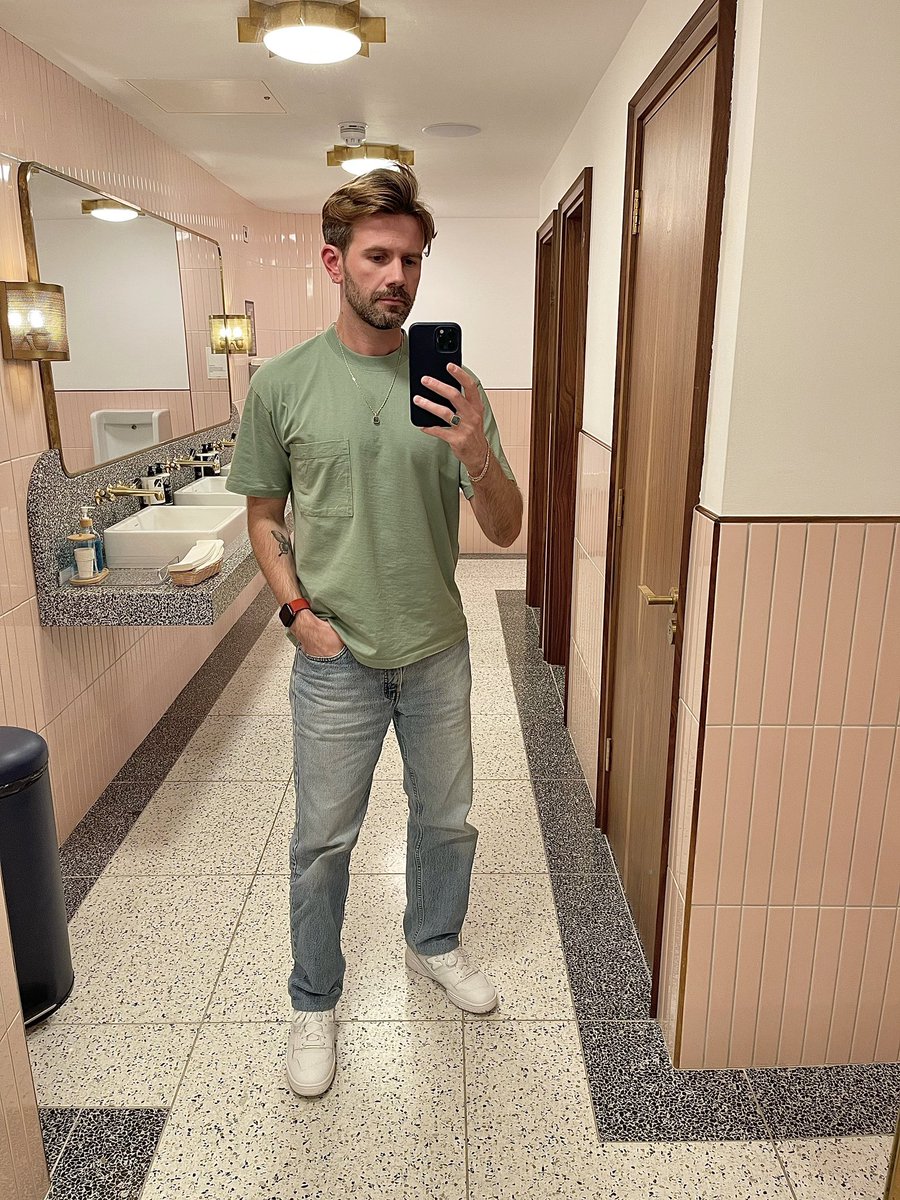 On Wednesdays we wear p…

Well, at least walls are pink.