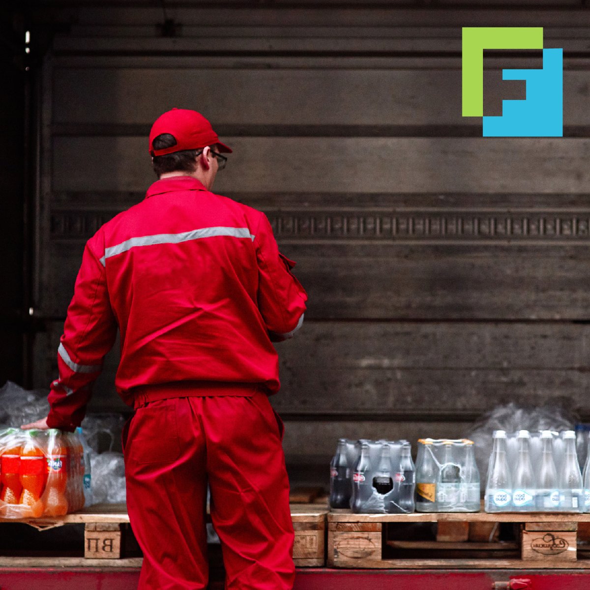 1fundr's tweet photo. From sourcing to shipping, logistics is the secret ingredient that helps small businesses thrive. 📦 🚚

#logistics #shipping #sourcing #smallbusiness https://t.co/ZX5NkqG6Z1