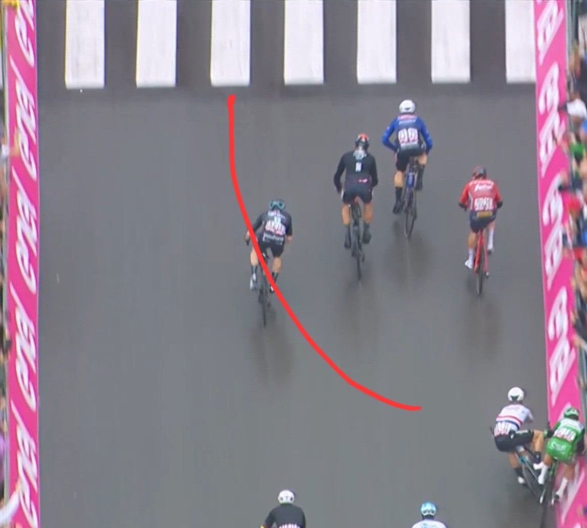 Brian Smith 𝕆𝕃𝕐 tweet media