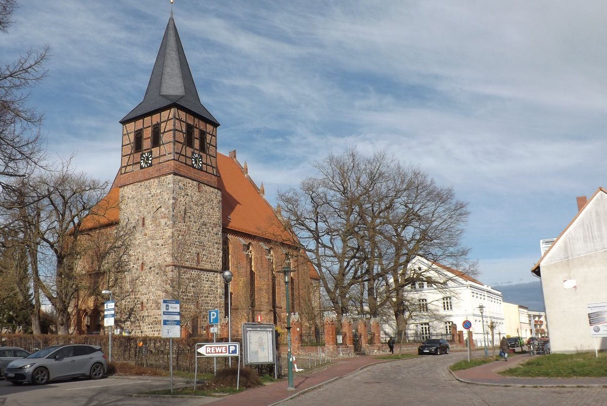 mark_radler's tweet photo. Strasburg. Aber nicht das Strasburger Münster, sondern St. Marien.

https://t.co/RKBA901i3W
#Uckermark #Strasburg https://t.co/aj95P932ns