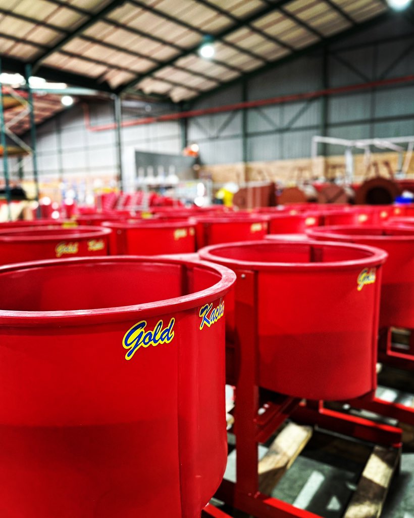 aptprocessing's tweet image. A glimpse of some GoldKacha Concentrators in our warehouse, assembled by our highly skilled team to maintain APT's quality standards. #miningindustry #gold #mineralexploration #miningtechnology #goldconcentrator #goldkacha #gravitygold #mercuryremediation #mercuryfree