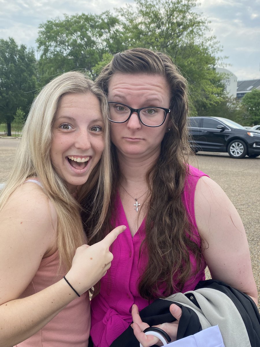 👩🏼‍🎓🐶🐱🐰🐮🐔