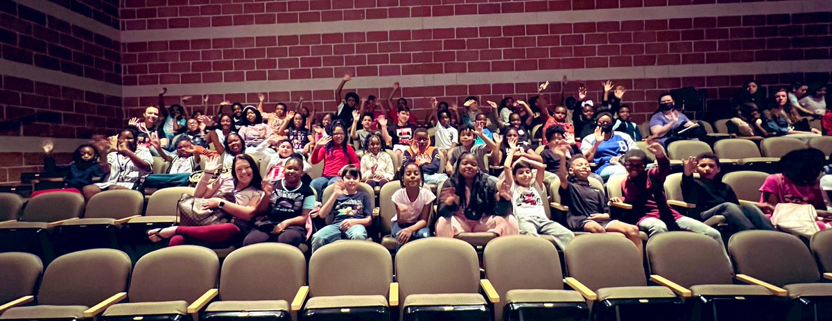 _MrsSumner's tweet image. “Once Upon a Symphony” @FlossmoorHills 3rd graders field trip to Trinity Christian College to see the @ILPhilharmonic !  BRAVO! #d161learns