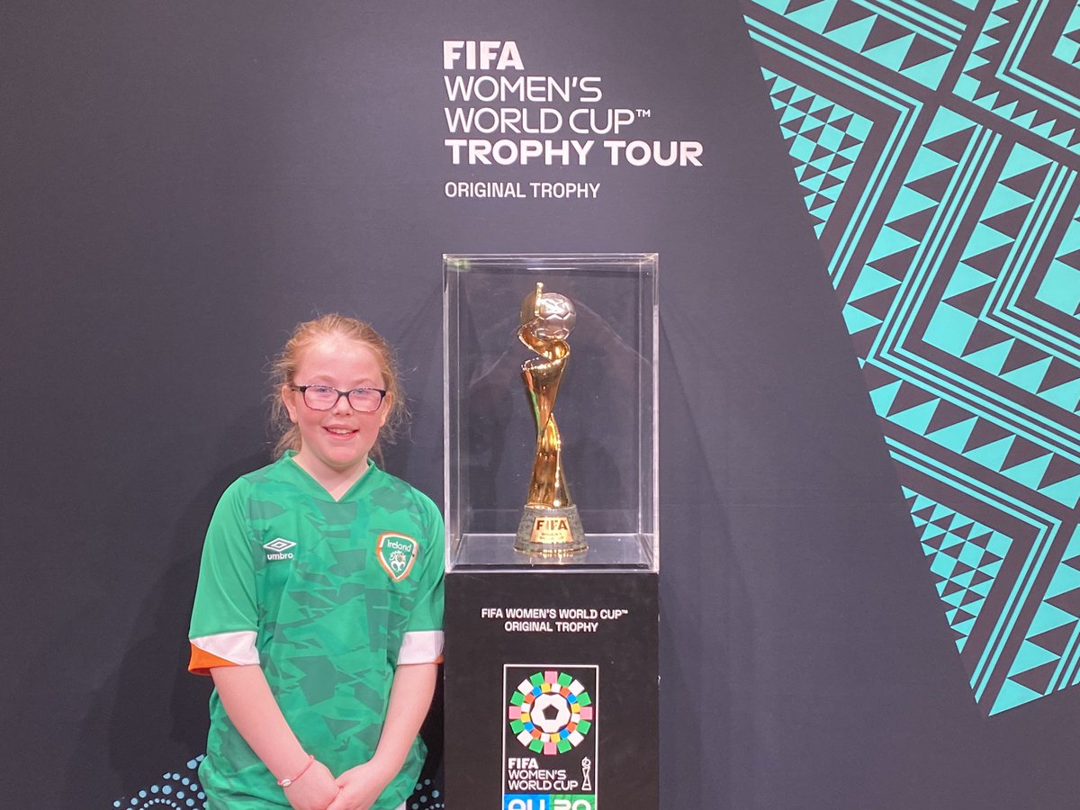 leahward146's tweet photo. Was great to get to see the Women’s World Cup trophy today ☘️🇮🇪🏆 Katie also got a picture with @verapauw 🔥counting down the days till we fly to Sydney 😍 #68days https://t.co/PQUbxhuUxE