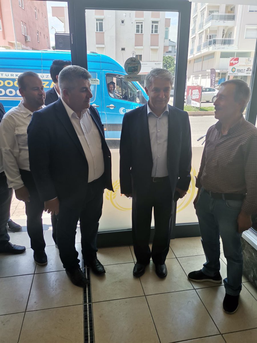 Döşemealtı ilçe teşkilatımız ile birlikte esnaf ziyaretlerimizi gerçekleştirip vatandaşlarımızın sorunlarını dinledik