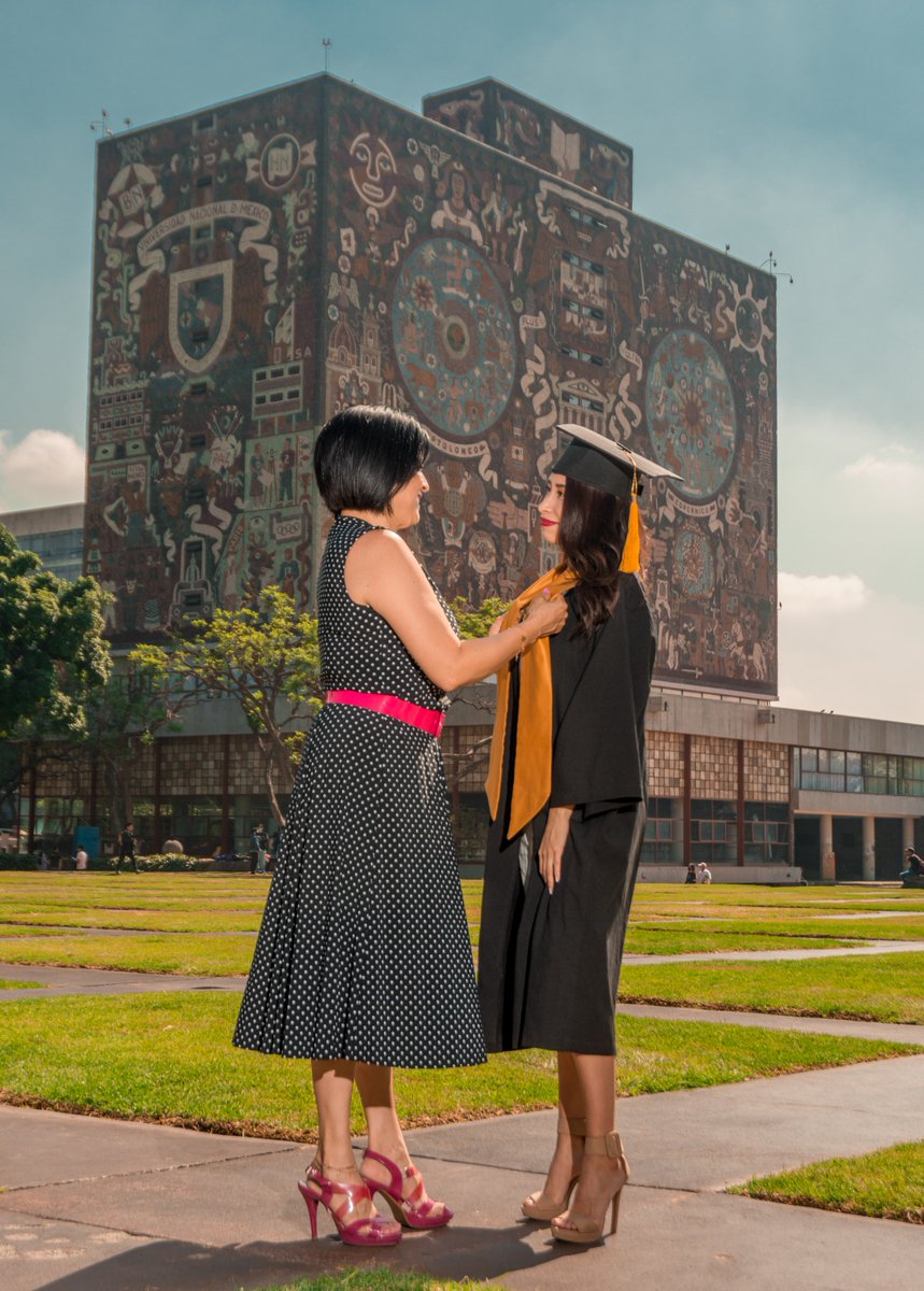 UNAM_MX's tweet photo. #OrgulloUNAM = El orgullo de mamá 💕. Con una bella postal de la #EgresadaUNAM Ilse Rivera celebramos el #DíaDeLasMadres. ¿Eres o tienes una mamá Puma? ¡Etiquétala!
📷 @fotografosinpalabras https://t.co/nYWi0KfL56