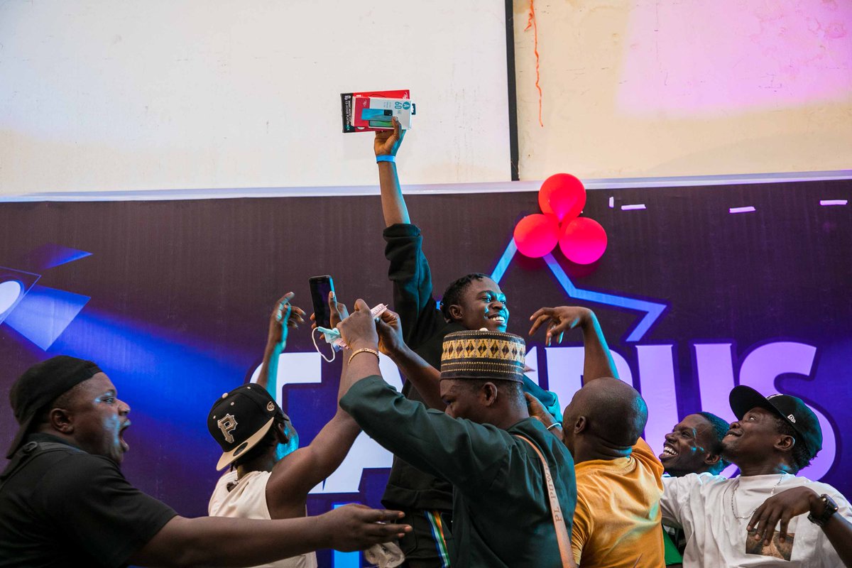 itelNigeria's tweet photo. Everywhere was "turnt up"! @AirtelNigeria upgraded sim cards of students to 4G and there were lots of goodies to take home thanks to us and @SmoovChapman_NG.
Akanu Ibiam Polytechnic, get ready!
#itelinOffaPoly
#itelCampusAllStars https://t.co/DmxxwcLK5Y