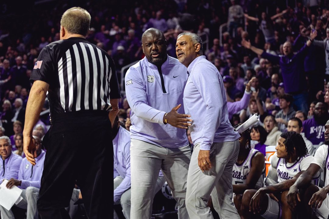 Coachreem4ever's tweet photo. Iโll be Back! Taking a little social media break! Mental health matters! Take care of you! Nothing is wrong just like your phone need to be charged and cars need gas. #TakeCareOfYou #EMAW #KansasFreakingState #WifeTime @C_dowling18 https://t.co/NVPQ30uG4t