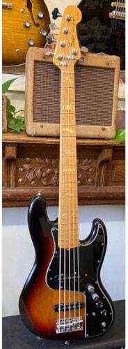 LarkStreetMusic's tweet photo. 2013 FENDER  Marcus Miller Bass V Sunburst https://t.co/28wfbW8134 https://t.co/lhvklXjB7p