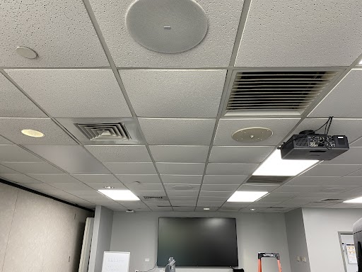 HamesPro's tweet photo. This conference and training room in Forest City, NC are getting visual and audio upgrades to help with their business and growth. This room is now set up where everyone can hear and listen to presentations and trainings. Message us for a free site visit! https://t.co/omw3fb5xgV https://t.co/3a98n34y6T