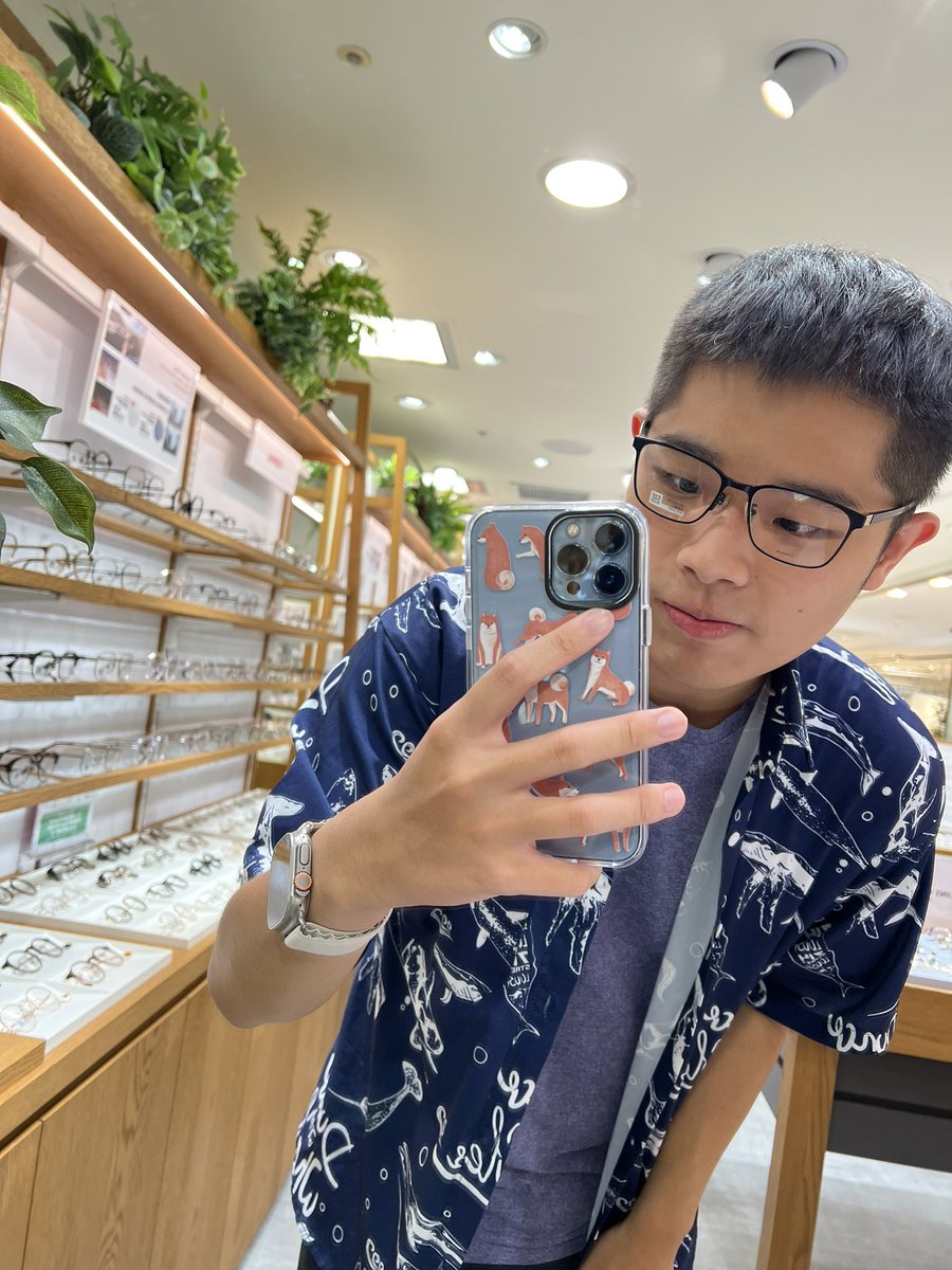 自己還是比較適合細框
黑框駕馭不了(;´༎ຶД༎ຶ`)

#NewProfilePic