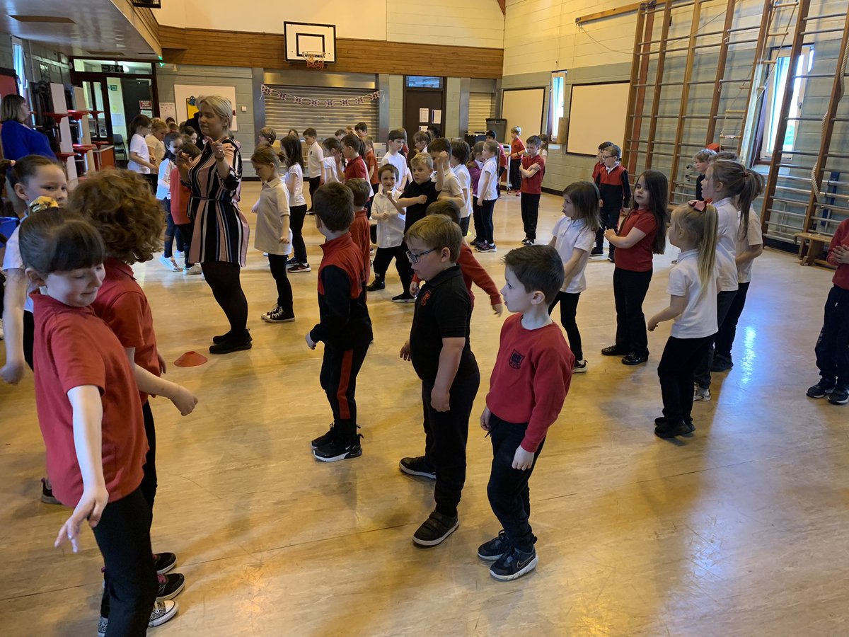 MissHillyear's tweet photo. We had great fun dancing on Friday with @BPS_P1 and @BPS_P3B ππΊπ»πͺ©#bpshealthweek https://t.co/XlWxiLkyJX