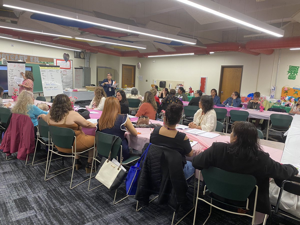 sch_ldp's tweet photo. ¡Feliz Día de las Madres!  Today we honor our Adult ESL “Bootcamp” parents.  ¡Que disfruten su día especial!💕🌹🎼🎶💕🙏🏼. @SCHK12 https://t.co/uSSTgicwwv