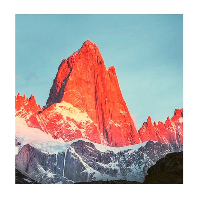 ¿Te animas a conocer el #MonteFitzRoy?
👉Este pico de 3.405 metros es el emblema de los Andes más agrestes y salvajes.

💪Desde #ElChaltén parten itinerarios que se acercan a su base y también las rutas que suben a la cumbre.⛰️

#Turismo #Argentina #Travel #patagôniaargentina