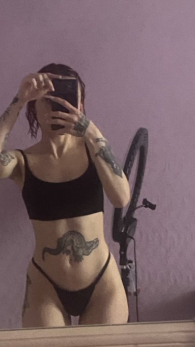 Я уже миллион раз пропустила #нюдсочетверг , напомните мне завтра пожалуйста 💔 https://t.co/Jp7QSpC2<a href="/tag/%D0%BD%D1%8E%D0%B4%D1%81%D0%BE%D1%87%D0%B5%D1%82%D0%B2%D0%B5%D1%80%D0%B3"class="tags">#нюдсочетверг</a>