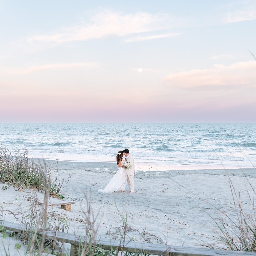 The skies were really showing off last week for Andrea + Nick 😍 #danacubbageweddings #dcwcouples <a href="/nurse/">Nurse</a>.andi @nfpuck @goldbugevents @paperdollshair <a href="/regattainn/">Regatta Inn</a> instagr.am/p/CsD9VdhsWl3/