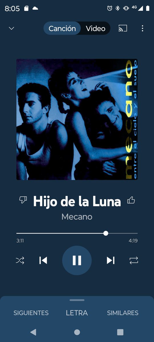 A mí solamente se me ocurre escuchar esta canción que siempre me hace llorar... Llevo mi mejor poker face en la micro para no demostrar que estoy a punto de romper a llorar