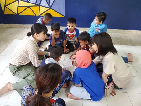 nice_workcamp's tweet photo. 【ボランティア募集】
／ 
マレーシア　YCK 2
＼
子どもたちの勉強のお手伝いや交流！
子どもと積極的に関わりたい方にオススメ★
2023/8/13(日)～27(日)(18までの部分参加もOK)
https://t.co/kppE3uzBm9
#海外ボランティア #マレーシア #夏休み https://t.co/HH8mLYzue2