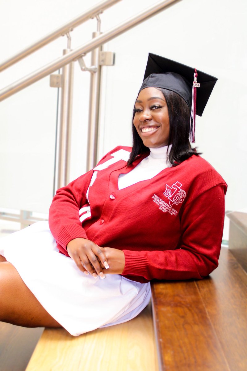 am0urt0ni's tweet image. Proverbs 31:25 - She is clothed with strength and dignity, and she laughs without fear of the future. ✨

Presidents List 2X 
Deans List 2x 
Campus Pal Director 2022-2023 🐯
The National Society Leadership and Success Scholar 👩🏾‍🏫 
Magna Cum Laude 
BSLS 🧡💜
#TXSUGrad