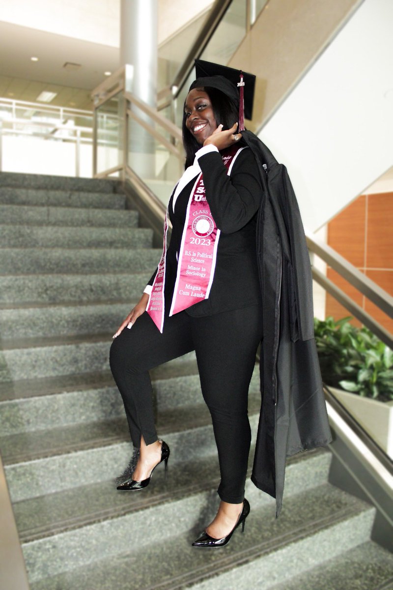 am0urt0ni's tweet image. Proverbs 31:25 - She is clothed with strength and dignity, and she laughs without fear of the future. ✨

Presidents List 2X 
Deans List 2x 
Campus Pal Director 2022-2023 🐯
The National Society Leadership and Success Scholar 👩🏾‍🏫 
Magna Cum Laude 
BSLS 🧡💜
#TXSUGrad