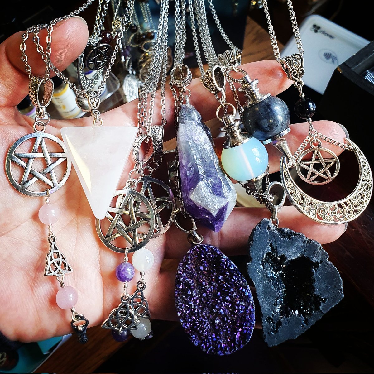 JetCorvidae's tweet photo. I'm very excited that my crystal jewellery is now available to buy at Ravens Nest Chelmsford! If you are around Chelmsford, pop in to have a look. There's all kinds of other wares to buy too 🖤

#chelmsfordbusiness #crystaljewellery #crystalhealing https://t.co/yUh3UkOE85