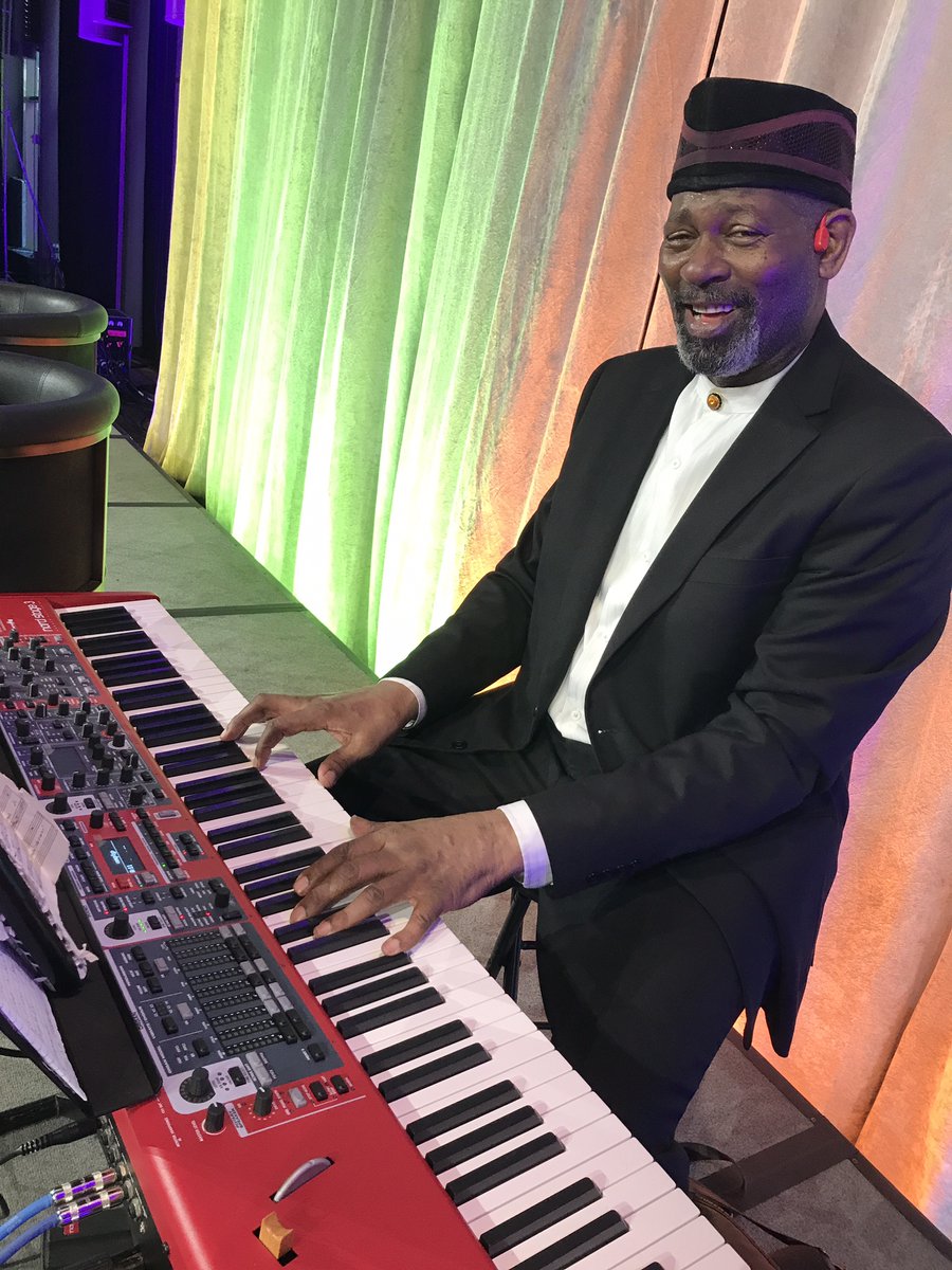PPLTwinCities's tweet photo. Mood and music provided by Thomas West. #PPLBreakfast https://t.co/XwoQM7R8R2