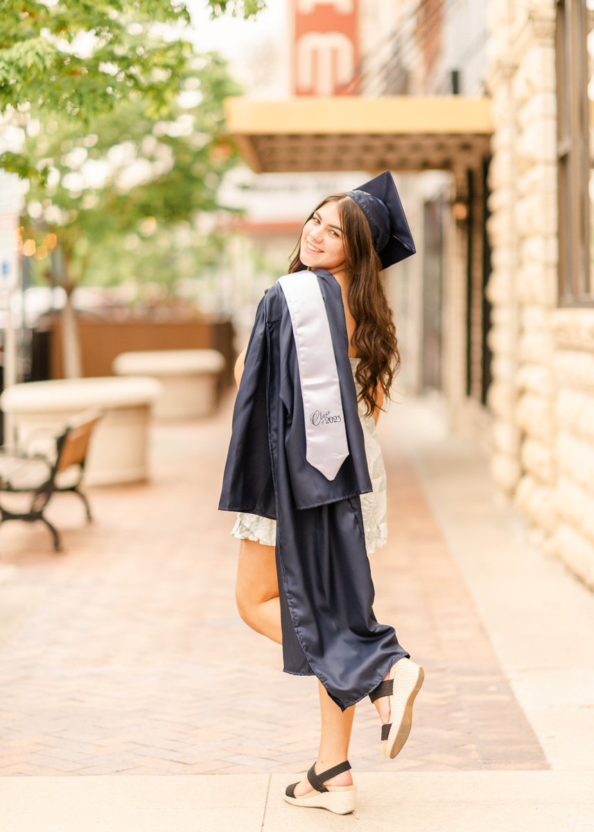 AlyssonKeira's tweet photo. It’s almost that time. Today marks the official last day at school as a senior. The next stop …. @ParkBuccaneers 🌵 🏐 🏫 #2023commit #parkuniversitygilbert https://t.co/Q8bIER7R7W