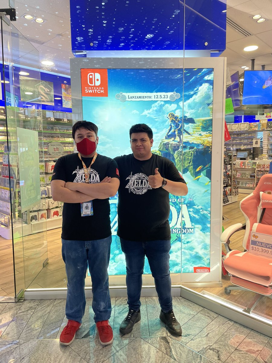 thetruebowser's tweet photo. Gracias a los empleados del @Gameplanetmx para su preparación para el lanzamiento de Legend of #Zelda #TearsOfTheKingdom https://t.co/zA03c38O0i