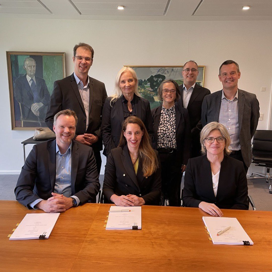 SasolSA's tweet photo. Exciting news for sustainable aviation! Arcadia eFuels has selected Sasol &amp; Topsoe as technology providers for Denmark's first commercial eFuels plant. 🛫🌍 Read more https://t.co/I2YNi7Gw2a
#SasolecoFT #SustainableAviation #GreenEnergy

@topsoe_official https://t.co/ksMCtQQaPJ