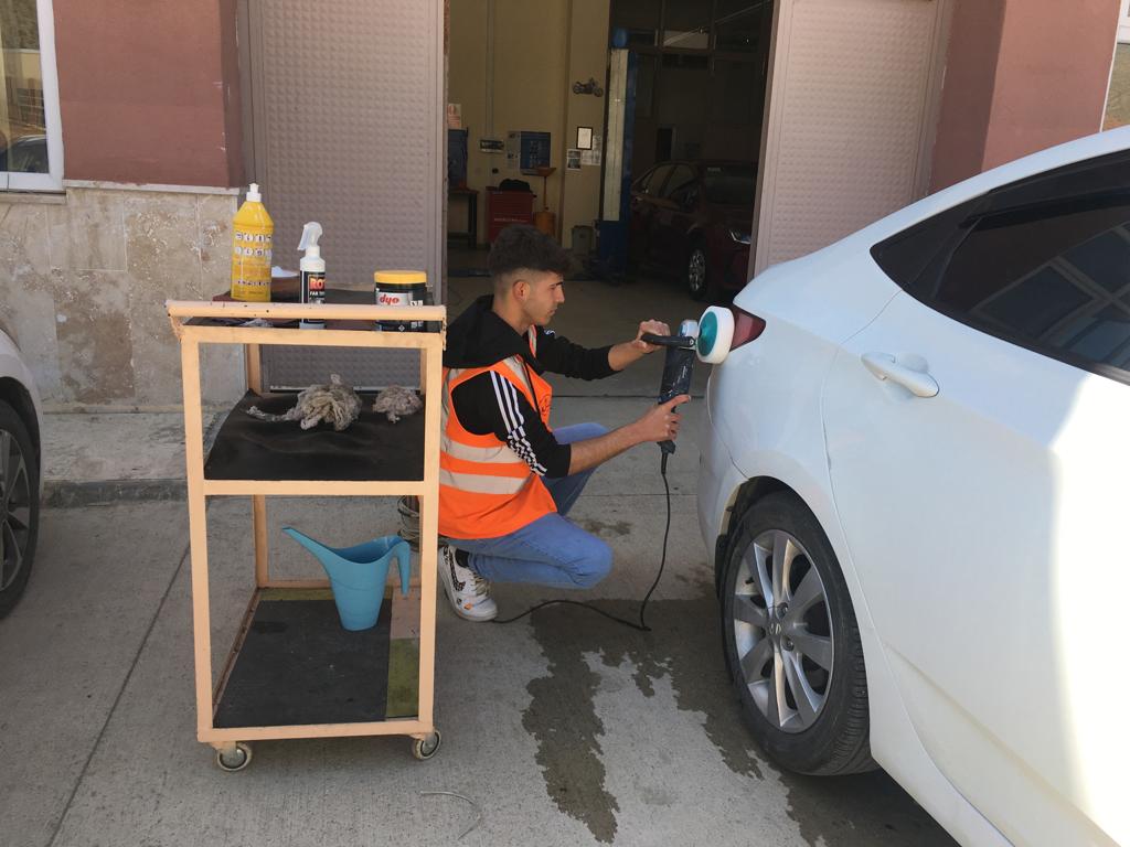 SGTMTAL's tweet photo. YENİ HİZMET...
Okulumuzda oto yıkamadan sonra far parlatma hizmetiyle karşınızdayız. https://t.co/QeDhMOJK5V