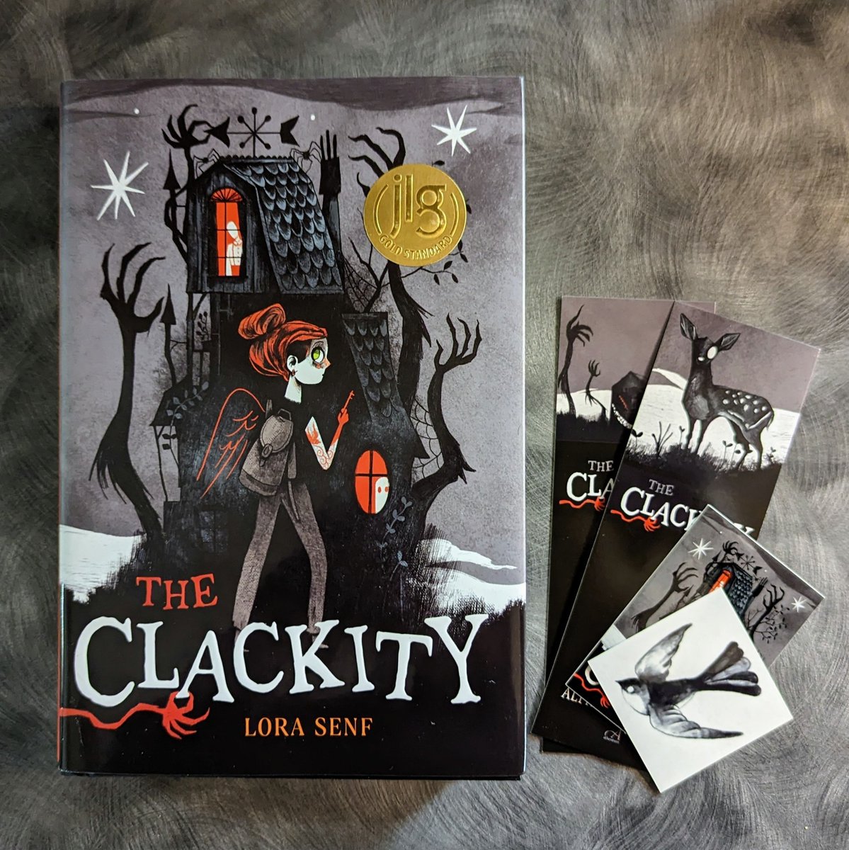 🐦‍⬛🖤🌟GIVEAWAY🌟🖤🐦‍⬛

I'm fretting and need a distraction so let's do a giveaway.

Just 🖤, rt, and share your favorite local bookstore or library (if you have one) to show them some love.

I'll send out two signed copies and some Clackity stuff. Will pick winners on 5/13.
