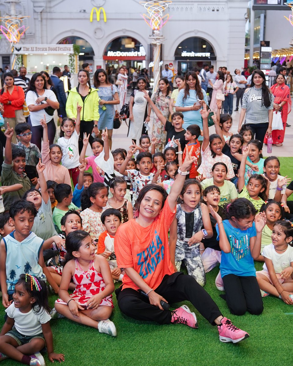 gophoenixing's tweet photo. Wow, what a fun-filled Kids' #Zumba workshop with @SuchetaShares at #PhoenixPalladium!💃🏻Amazing choreography had the little ones moving and grooving like never before. We have several such workshops for you that you can be a part of. 
For bookings, click https://t.co/j4AqPIgNXn https://t.co/qZdgwMCkn7