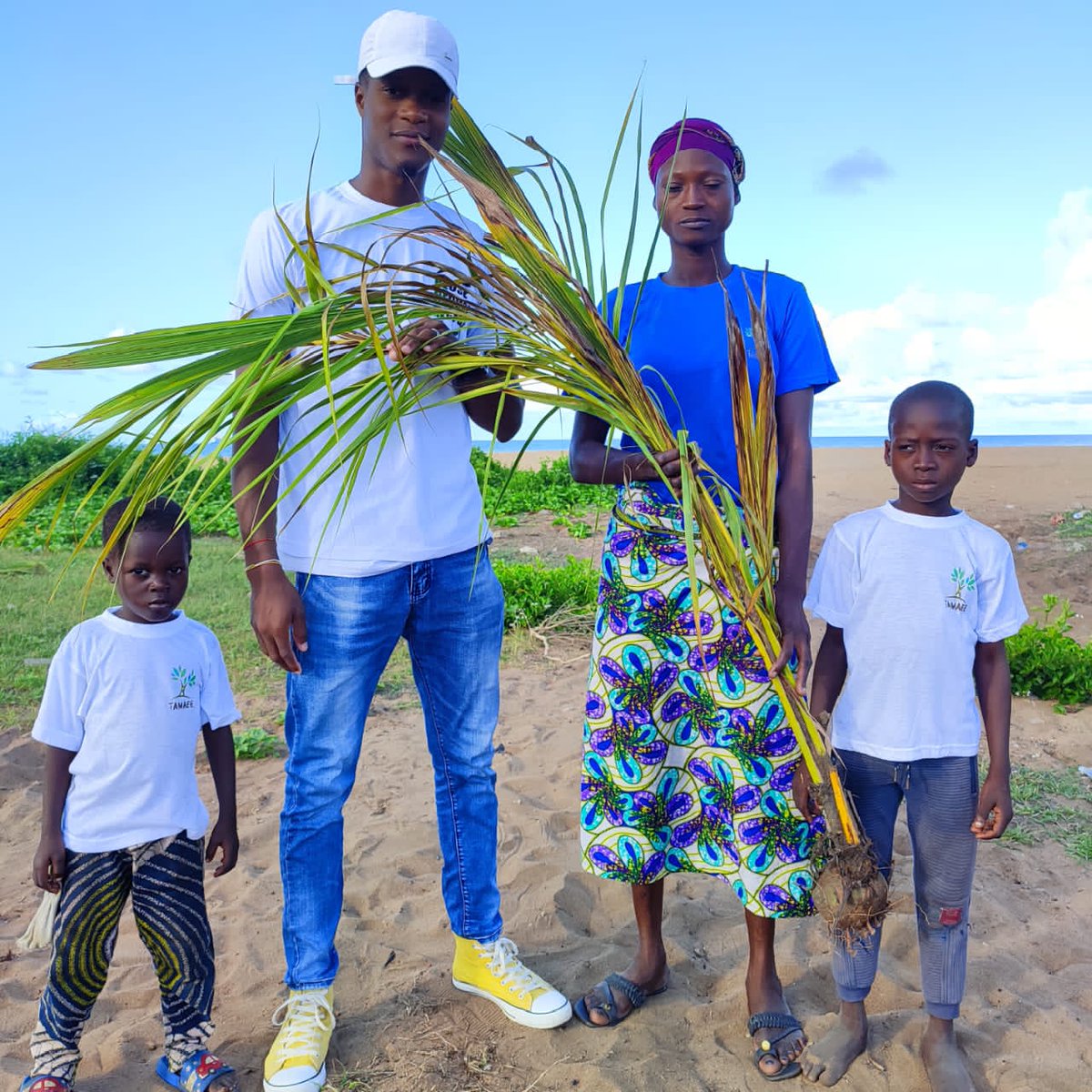 monengagement's tweet photo. le jour de votre anniversaire pour impacter votre communauté.🤗
#APCM #MAMP #ARBRES #TAMAEE #BIODIVERSITE #ECOLOGIE https://t.co/EDtjU9hu5R