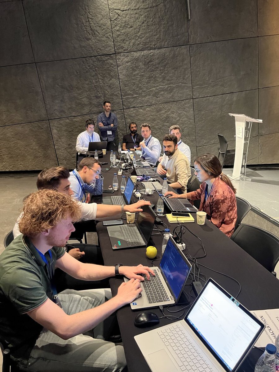 SmartFactoryKL's tweet photo. Erfolgreicher #TechXHackathon in Bilbao mit wichtigen Kontakten zu Top-Unternehmen & viel gelernt über @gaiax_aisbl Trust Framework für unser Projekt #smartMAX. Tollen 3. Platz belegt & wir sehen: Wachstumskurs für #GaiaX und Verständnis für Datenräume in Unternehmen steigt! https://t.co/Xssyk0lHgf