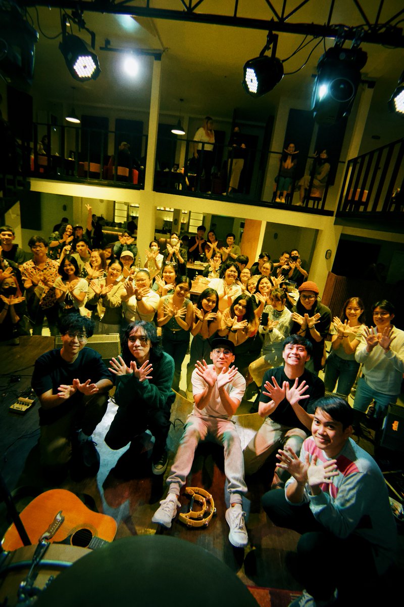 Last April 28 sa  Balcony Musichouse House kasama ang <a href="/thebandshirley/">Ang Bandang Shirley</a>!

Bawat Piyesa Tour Show #1

Kitakits May 12! 
Loqui’s Place Novaliches with Frank Ely!
8pm!