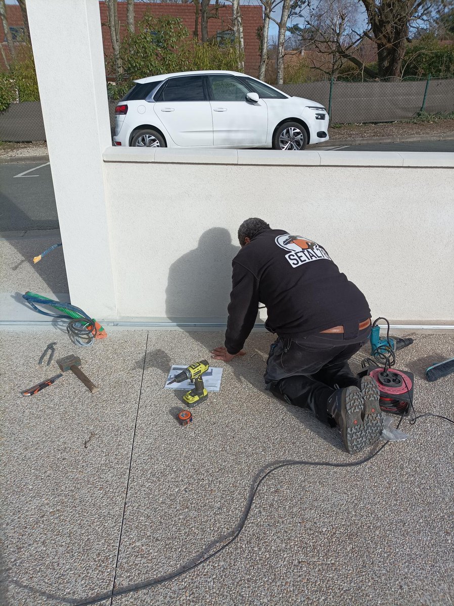 setal78's tweet photo. Installation d'un portail coulissant motorisé, d'un portillon avec visiophone et clavier a code https://t.co/XAhaKKv5xc https://t.co/gyFkTmDW3h