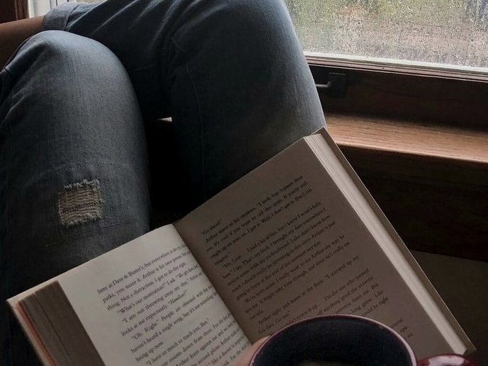 reading while raining >>>