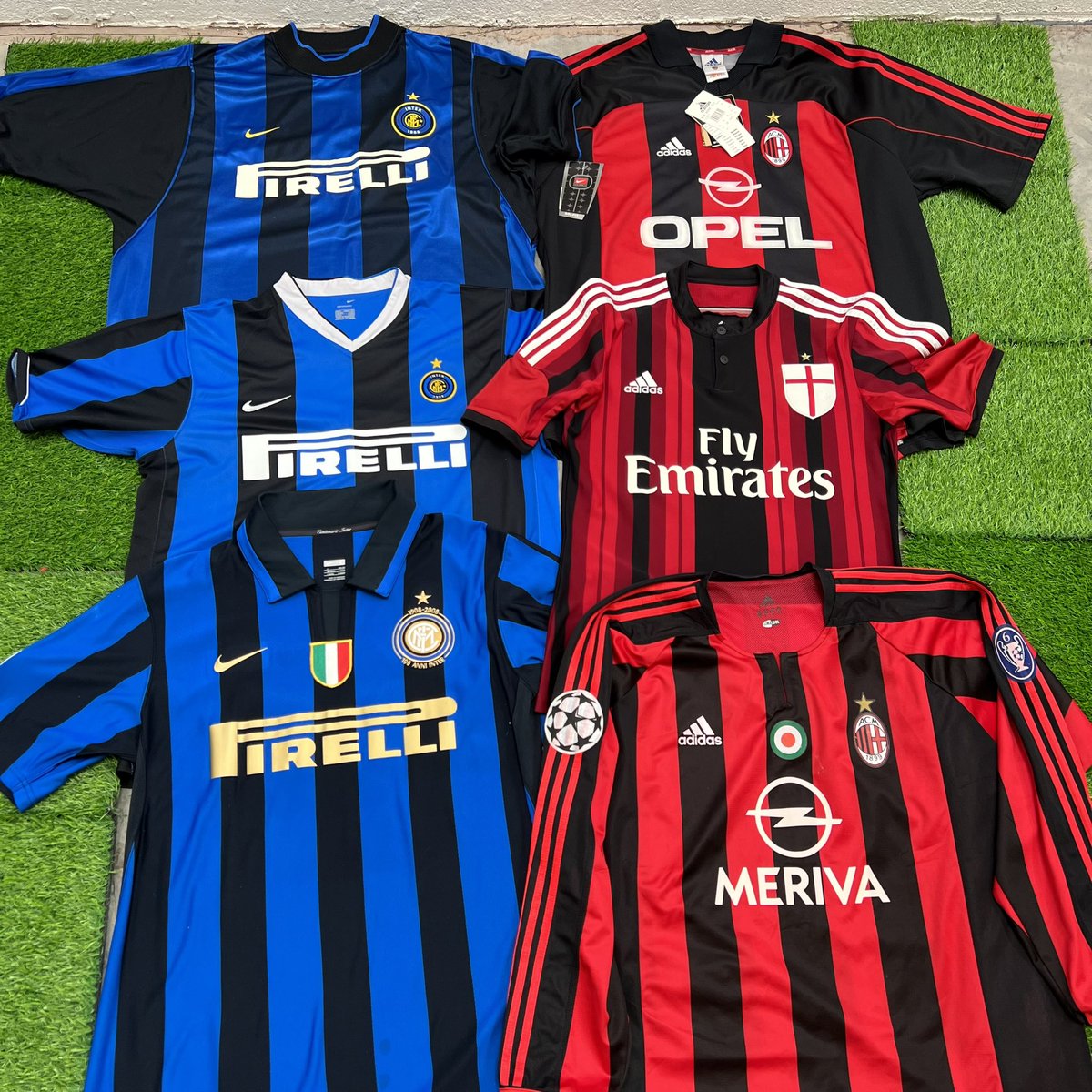 Milan derby in a @ChampionsLeague semi final does it get much bigger? 

#milan #milanderby #inter #acmilan #intermilan #sansiro #historicfootballshirts