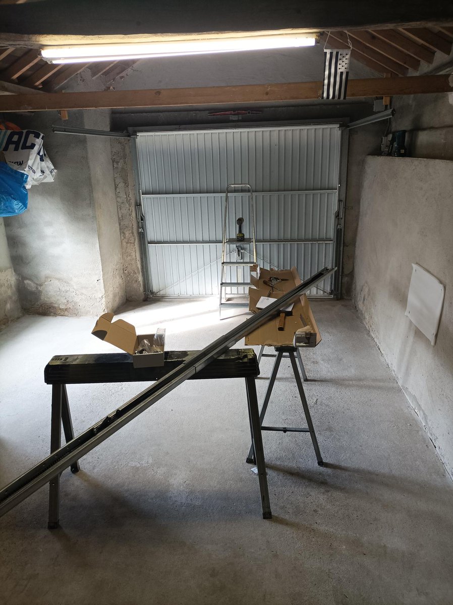 setal78's tweet photo. Installation d'une motorisation de porte de garage basculante https://t.co/XAhaKKv5xc https://t.co/Qaknz4Yhxq