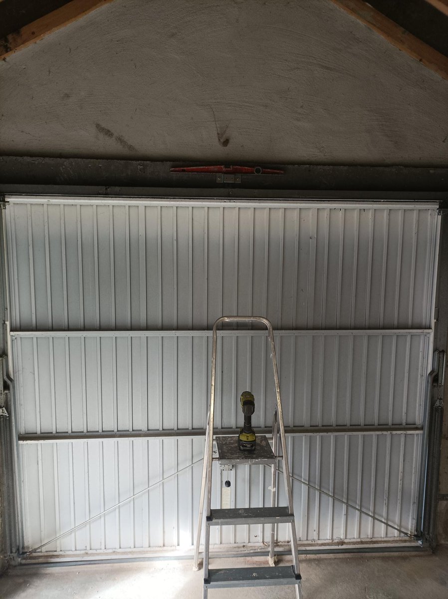 setal78's tweet photo. Installation d'une motorisation de porte de garage basculante https://t.co/XAhaKKv5xc https://t.co/Qaknz4Yhxq