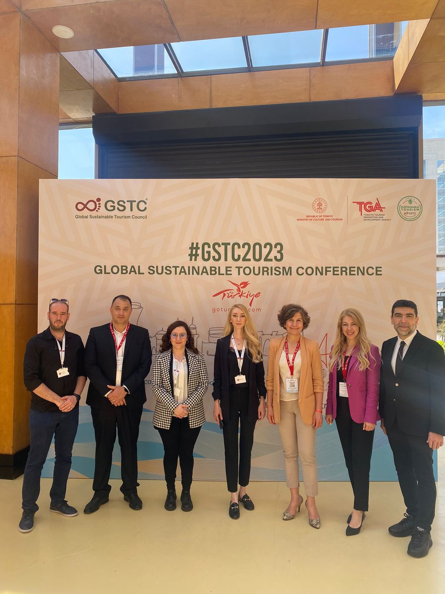 RoyalCertTR's tweet photo. Türkiye Turizm Tanıtım ve Geliştirme Ajansı  @tgakurumsal  işbirliği ile düzenlenen GSTC 2023 Küresel Sürdürülebilir Turizm Konferansı şu   sıralar ( 9-12 Mayıs) Antalya'da gerçekleşiyor.

Konferans; sürdürülebilir turizmin geliştirilmesine, tanıtımına ve uygulanmasına dahil olan uluslararası ve yerel turizm paydaşlarını bir araya getiriyor.

GSTC akredite belgelendirme kuruluşu olmak üzere ASI (Assurance System International) ile akreditasyon çalışmalarını sürdürmekte olan ROYALCERT adına İcra Kurulu Başkanımız  Sn. Ziya Keskin ve Royalcert International Registrars GmBH Genel Müdürümüz Sn. Christos Markopoulos 'un katılım sağladığı konferansta RoyalCert standına bekliyoruz.

#SürdürülebilirTurizm #GSTC #TGA #Turizm #Türkiye #Sustainability #SustainableTourism #Sürdürülebilirlik #SustainableDevelopment #RoyalCert #BiziGörürsenizİçinizRahatOlsun