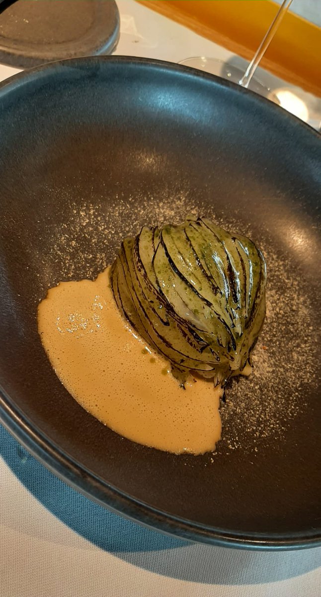 MICHELINgidsBNL's tweet photo. Steamed fennel with an intense beurre blanc made of fermented vegetables. To die for!
#Wils #Amsterdam #MICHELINStar @JorisBijdendijk https://t.co/6AUesANzrU