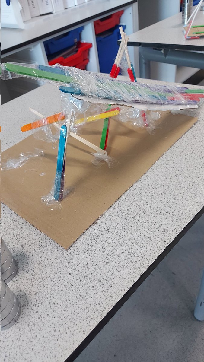 MA_ScienceDept's tweet photo. Bonus pics of the bridges actually holding mass - one design managed to hold 3.6kg!! https://t.co/DI72pVeJG0