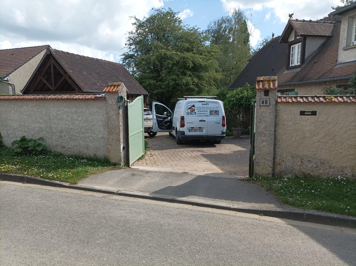 setal78's tweet photo. Installation d'une motorisation connectée et d'un miroir convexe pour facilité la sortie. https://t.co/XAhaKKv5xc https://t.co/UT7fvBdgm1