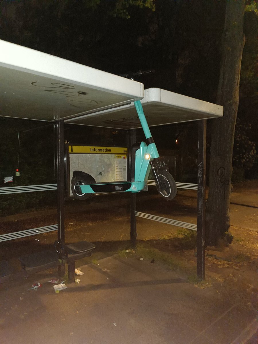 Das ist nicht mit "Macht die Gehwege frei" gemeint.